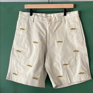 Ruff Hewn Men's 34 Cream Flat Front Shorts with Embroidered Fish Design